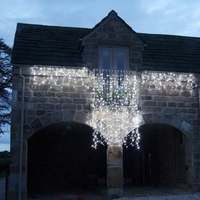 Instalatie Craciun Profesionala de Exterior IP65, Tip Perdea, 16m x 2m, 3200 Led-uri Mari, Alb rece, cu flash, Alimentator si prelungitor 6,5 m, Interconectabila, Fir negru, Vafy