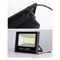 Proiector LED SMD 300W cu incarcare solara Flippy, panou solar, cu telecomanda, suport prindere, material ABS, 14AH, 1032 LED-uri, 5 m cablu inclus, 1019Lm, 36x32 cm, negru
