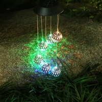 Lampa solara de tip decoratiune pentru gradina, Flippy, model clopotel de vant, alb cald
