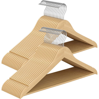 SONGMICS Set de 30 de umerase din lemn, carlige rotative 360°, cu bara pentru pantaloni, 43 cm, natur