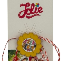 Martisor pentru copii, Jolie, Material Metal, Ambalaj Carton cu Design, Dimensiune Brosa Aproximativ 2x2 cm, Multicolor, cu Mesaj, Model Soare
