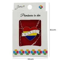 Martisor Brosa Mica in Cutie, Jolie, Design cu Mesaj, Dimensiune 2.5 x 3 cm, Material Metal, Model Inima Noroc