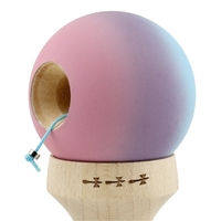 Kendama X Originala, Profesionala, Flippy, Cupe Mari KING SIZE V3, Rubber Grip, Gaura in Baza, Rulment Metalic, din lemn 18 cm, Ata 62/65 cm, Gradient Albastru deschis/Mov/Roz