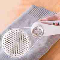 Aparat Pentru Curatat Scame, Par Si Praf, Vafy, Trimmer pentru Diferite Tipuri De Material, Cu Lame Din Otel Inoxidabil, Maner Ergonomic, Incarcare Prin USB, 15x6x9 cm, Alb