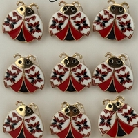 Set 12 Brose Martisor Primavara, Jolie, Model Buburuza cu Motiv Traditional