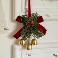 Ornament de Brad, Flippy, tip Funda de Craciun cu 3 Clopotei Aurii si Conuri de Brad, Panglica Rosie de Velvet, 16 x 11 cm, Rosu