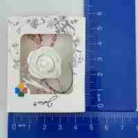 Martisor Motiv Floral, Jolie, Model Trandafir, cu Snur Alb/Rosu, 9 x 5 cm, Alb
