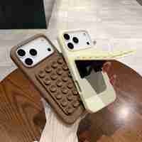 Husa din Silicon pentru iPhone 17 Pro, Vafy, Carcasa de Protectie cu Ventuze, din Cauciuc Moale Rezistenta la Socuri, Galben