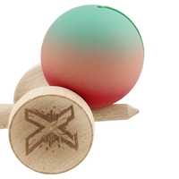 Kendama X Originala, Profesionala, Flippy, Cupe Mari KING SIZE V3, Rubber Grip, Gaura in Baza, Rulment Metalic, din lemn 18 cm, Ata 62/65 cm, Gradient Verde/Roz/Rosu