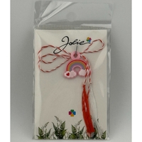 Martisor pentru Copii, Jolie, Material Cauciuc, Ambalaj Carton cu Design, Multicolor, Model Curcubeu