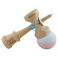 Kendama X Originala, Profesionala, Flippy, Cupe Mari KING SIZE V3, Rubber Grip, Gaura in Baza, Rulment Metalic, din lemn 18 cm, Ata 62/65 cm, Gradient Albastru deschis/Roz