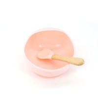 Set 2 piese diversificare bebelusi si copii din silicon Flippy, bol cu ventuza, lingurita din lemn si silicon, pentru gustari, fara alergeni, roz