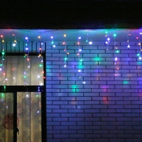 Instalatie Craciun, 20 m, 572 Led-uri ,Franjuri, Rosu / Verde/ Albastru, Flash, Transformator, Interconectabila, Prelungitor 3 m inclus, Fir Alb, Vafy