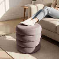 Taburet tapitat Snuggo cu spatiu de depozitare, velur, diametru 42 cm, inaltime 45 cm, roz pudrat