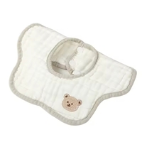 Baveta Tip Floare, Flippy, din Bumbac, pentru Copii 0-12 Luni, Rezistenta la apa, 8 Straturi, Model Tricotat cu Ursulet, 26 x 29 cm, Alb
