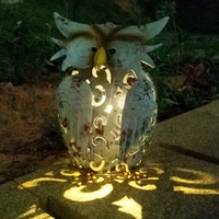 Decoratiune de Gradina cu Lampa solara, Vafy, Model Bufnita, Iluminare Led si Incarcare Solara, 20.5 x 10 x 25.5 cm, din Fier, Gri Alb