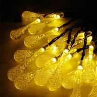 Instalatie Craciun, Tip Picaturi, 30 Led-uri, 6.5 metri, Alb cald, Energie solara, Senzor de lumina, Vafy