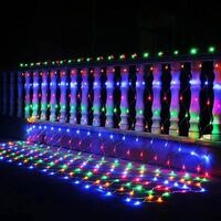 Instalatie Craciun, Tip Plasa, 7.5 m x 1.5 m, 600 LED-uri, Multicolor, 8 jocuri de lumini, Transformator, Interconectabila, Prelungitor 5 m inclus, Fir transparent, Vafy