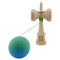 Kendama X Originala, Profesionala, Flippy, Cupe Mari KING SIZE V3, Rubber Grip, Gaura in Baza, Rulment Metalic, din lemn 18 cm, Ata 62/65 cm, Gradient Verde/Albastru