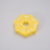 Cutie separator medicamente cu zilele saptamanii, Flippy, Plastic, 7 compartimente, Galben