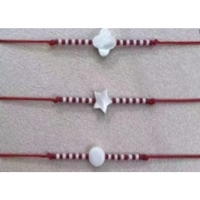 Martisor Bratara cu Sidef, Snur Rosu Reglabil, Margele Albe si Rosii, Pandantiv din Scoica, Modele de Sezon