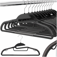 Set de 30 de umerase antiderapante pentru haine, din PE, cu carlig metalic rotativ, 41 cm, negru si gri