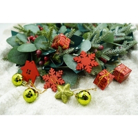 Set de 24 ornamente de brad, Flippy, de tip Glob, Rosu/ Auriu, din polistiren, cu finisaj sclipitor , cutie 3 cm adancime x 20 cm lungime x 14 cm inaltime