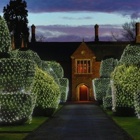 Instalatie Craciun, Tip Plasa, IP 44, 28 x 1 m, 1120 LED-uri, Alb rece, 8 jocuri de lumini, Transformator cu telecomanda, Interconectabila, Prelungitor 3 m inclus, Fir transparent, Vafy
