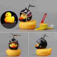 Ratusca Decorativa, Flippy, pentru Bicicleta, Motocicleta, Masina, cu Sistem de Prindere, Lumini, 7.5 x 9 cm, cu Casca, Negru