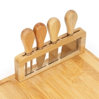 Set servire branzeturi cu platou din bambus si accesorii, 35x28x8 cm, maro natur