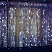 Instalatie Craciun Profesionala de Exterior IP65, Tip Perdea, 4m x 2m, 800 Led-uri Mari, Alb rece, cu flash, Alimentator si prelungitor 6,5 m, Interconectabila, Fir negru, Vafy