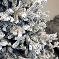 Brad artificial Christmas Deluxe by Sersimo, Viena Select nins, integral 3D, 210cm