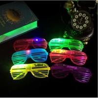 Ochelari de Petrecere cu LED, Flippy, Model Grilaj, din Plastic, 3 Moduri de Iluminat, Marime Universala, Multicolor