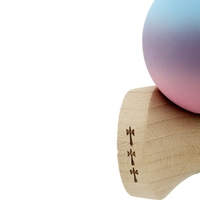 Kendama X Originala, Profesionala, Flippy, Cupe Mari KING SIZE V3, Rubber Grip, Gaura in Baza, Rulment Metalic, din lemn 18 cm, Ata 62/65 cm, Gradient Albastru deschis/Mov/Roz