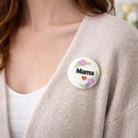Martisor Brosa Mica in Cutie, Jolie, Dimensiune Brosa 2,5-3 cm, Material Metal, Model Cerc Mama, Alb