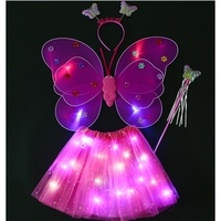 Costum Fluturas cu Aripi Modelabile Luminoase pentru Copii, Flippy, Fusta din Tul cu Lumini, Bagheta si Bentita, 4 piese, Pentru Halloween, Roleplay, Craciun, Carnaval, Paste, Ziua Copilului, Bumbac/Poliester, Marime universala, Roz-Rosu