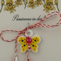 Martisor pentru Copii, Jolie, Material Cauciuc, Ambalaj Carton cu Design, Multicolor, Model Fluturas