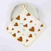 Prosop Absorbant, Flippy, din Bumbac, 25 x 25 cm, Model Inimioare, cu Agatatoare, Maro
