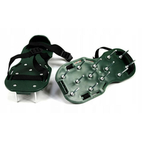 Sandale pentru aerarea gazonului cu 26 tepi metalici, curele reglabile, 30x13 cm, verde