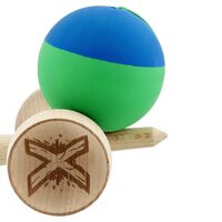 Kendama X Originala, Profesionala, Flippy, Rubber Grip, Cupe Mari KING SIZE V3, Gaura in Baza, Rulment Metalic, din lemn 18 cm, Ata 62/65 cm, Bicolor Albastru/Verde