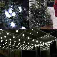 Instalatie Craciun, 12 metri, 100 de LED-uri cu ornament tip Bulb, 8 jocuri de lumini alb rece, cu energie solara, liniar, interior/exterior, Flippy