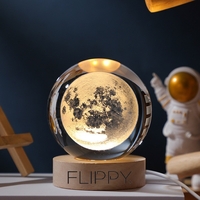 Lampa LED Decorativa, Flippy, cu Bila de Cristal cu Diametru 6cm, Model Luna 3D, Alimentare USB, Suport din Lemn, Lumina Alb Cald
