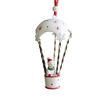 Figurina pentru Brad de Craciun, Flippy, Model Om de Zapada in Balon cu Aer Cald, Ornament pentru Brad, din Metal, 11 x 5.5 x 5.5 cm, Alb