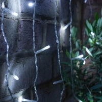 Instalatie Craciun, Tip Perdea, IP44, 3 m x 3 m, 240 LED-uri, Alb rece, cu 8 jocuri de lumini, 31 V, 9W, Interconectabila, Prelungitor 3 m inclus, Fir transparent, Interior/ Exterior, Vafy