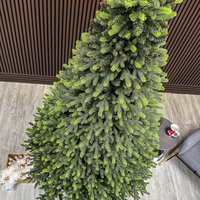 Brad artificial Christmas Deluxe by Sersimo, Carpati cu varfuri verzi, 2D+3D, 250cm