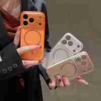 Carcasa Magnetica Mata, Vafy, Compatibila iPhone 17, din TPU/PC si Piele Ecologica, Argintiu
