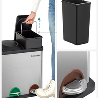 SONGMICS Cos de gunoi din inox cu 3 compartimente colectare selectiva, cu galeti interioare, 3x15litri, argintiu si negru