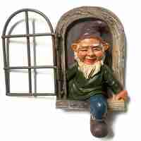 Decoratiune pentru Gradina, Flippy, Model Elf pentru Pom, Statuie pentru Gradina din Rasina, Decor pentru Gradina, Elf, 14.5 x 8 x 15 cm, Maro