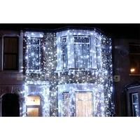 Instalatie Craciun Profesionala de Exterior IP65, Tip Perdea, 8m x 5m, 4000 Led-uri Mari, Alb rece, cu flash, Alimentator si prelungitor 6,5 m, Interconectabila, Fir negru, Vafy
