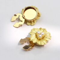 Accesoriu pentru Nasturi, Flippy, Model Floare cu Perle, din Metal, 2.5 x 1.7 cm, Auriu